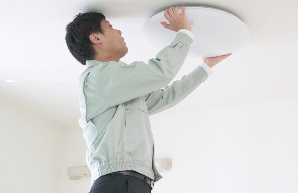 単身引越し 13 照明取り外し・取り付け